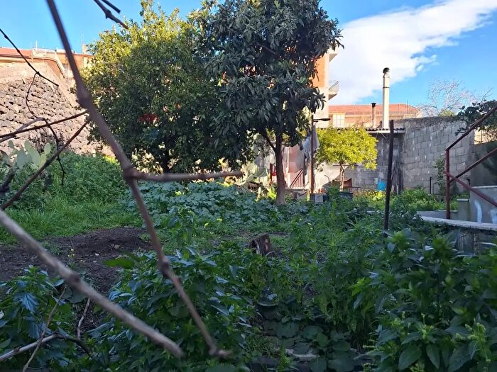 Casa quadrilocale in vendita in Via Cadorna, Belpasso