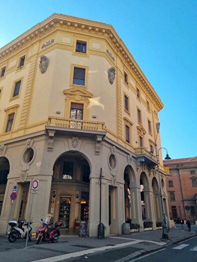 Appartamento con 8 locali in vendita in Livorno, Livorno