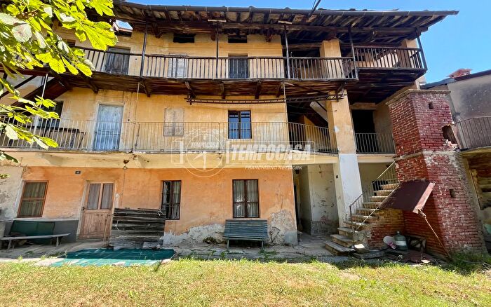 Casa con 6 locali in vendita in Borgata Galleana, Coazze