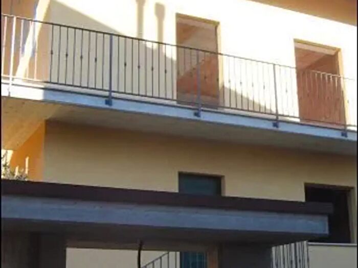 Casa con 8 locali in vendita in San Martino Sulla Marrucina