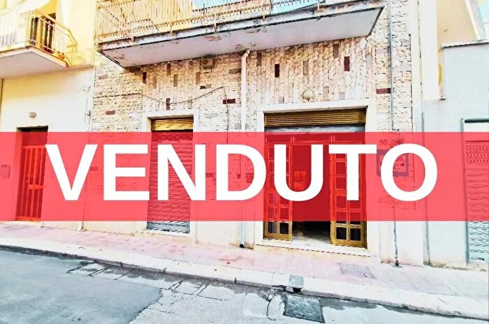 Casa quadrilocale in vendita in Via Giannone Andria Andria Zona Sacro Cuore Viale Trentino, Andria