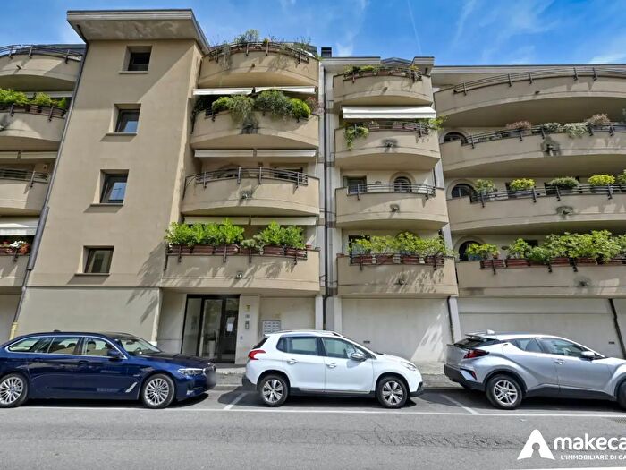 Appartamento quadrilocale in vendita in Via Frassi, Melegnano