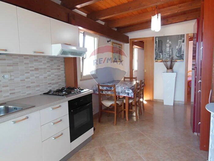 Appartamento bilocale in vendita in Via Giovanni XXIII, Vieste
