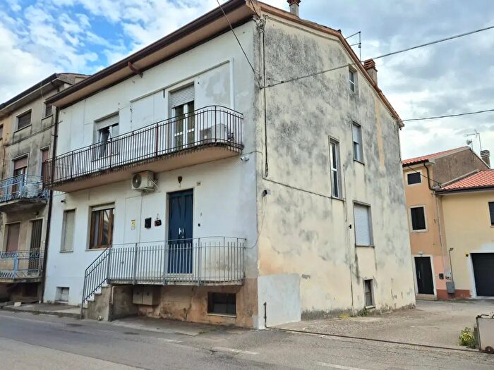 Casa con 7 locali in vendita in Monteforte DAlpone