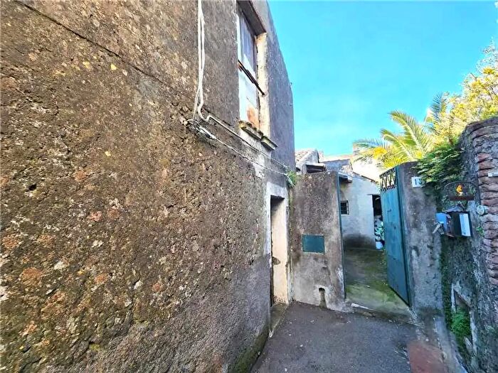 Casa bilocale in vendita in Aci Bonaccorsi