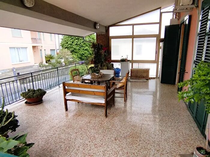 Casa con 8 locali in vendita in San Miniato