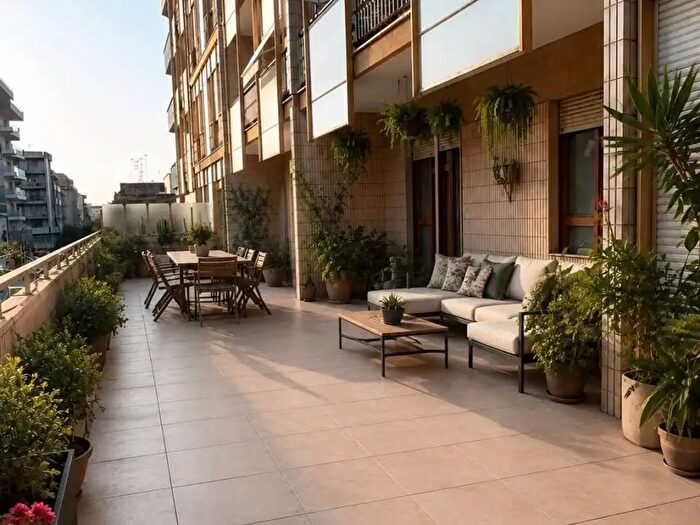 Appartamento con 16 locali in vendita in Via Nazario Sauro, Lecce