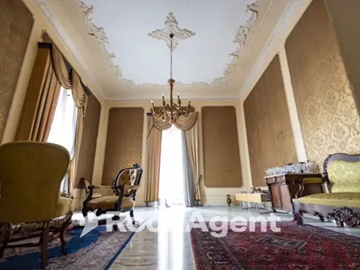 Appartamento con 6 locali in vendita in Discesa Cavour, Catanzaro