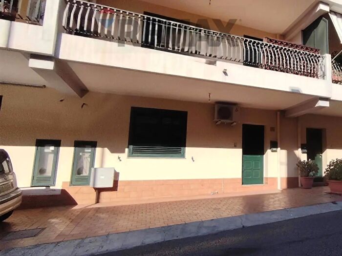 Casa con 6 locali in vendita in Via Facciata b, Santa Lucia Del Mela