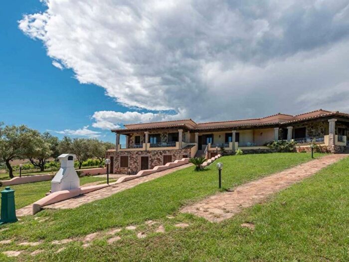 Appartamento trilocale in affitto in Via Euforbia, Siniscola