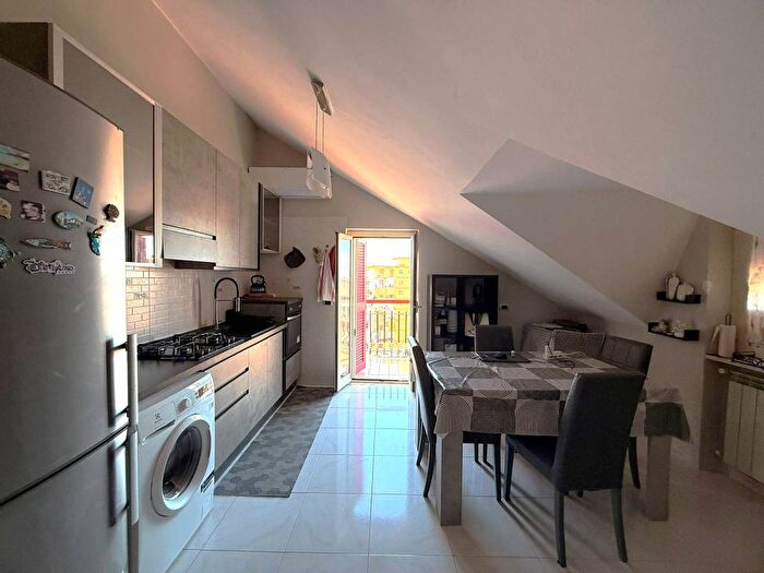 Appartamento trilocale in affitto in Via Armando Virnicchi, Centro, Casalnuovo di Napoli