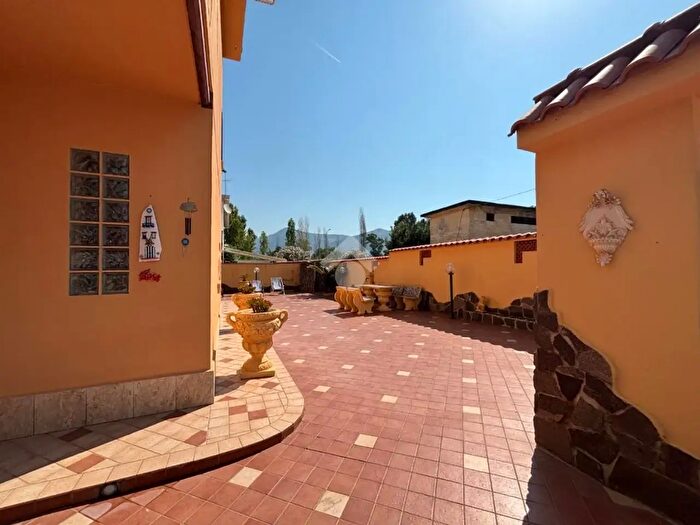 Casa quadrilocale in vendita in Via Cesare Battisti, Terracina