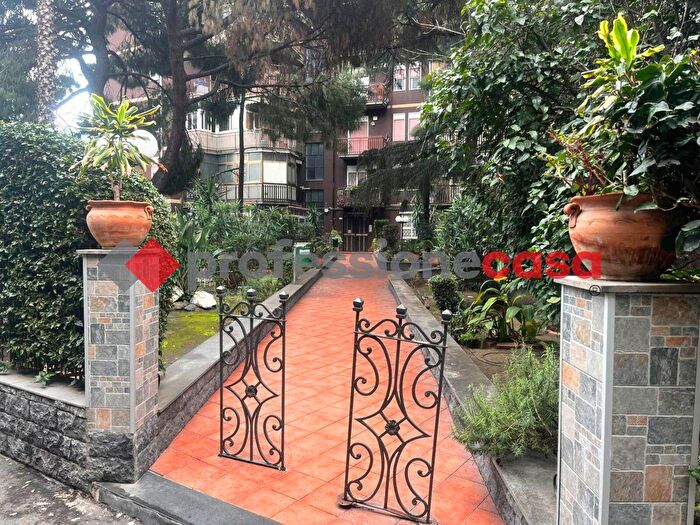 Appartamento trilocale in vendita in Via Rimini, Catania