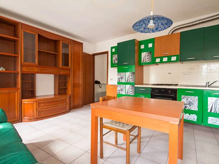 Appartamento trilocale in vendita in Via Cavour, Castel D'Azzano