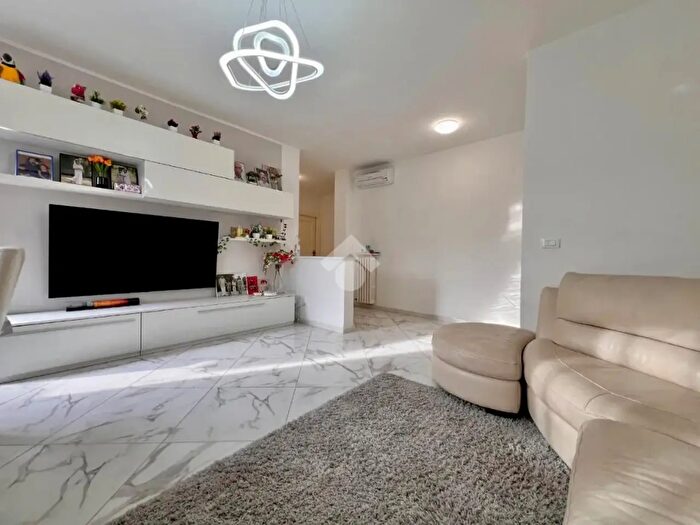 Appartamento con 5 locali in affitto in Via Seglie, Castelnuovo Don Bosco