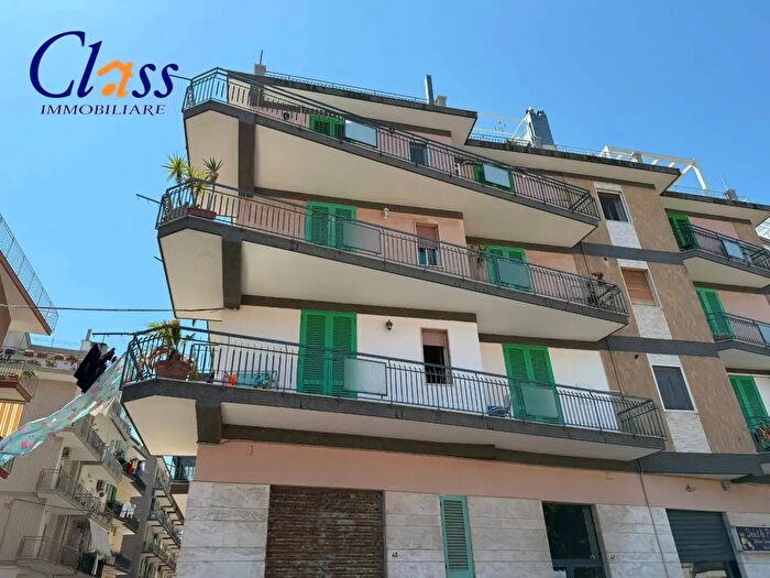 Appartamento quadrilocale in vendita in Via Vittorio Veneto, Giovinazzo