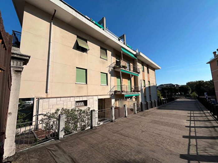 Appartamento quadrilocale in vendita in Via Borgoratti, Borgoratti, Genova