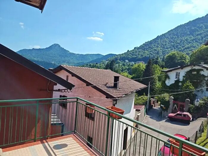 Casa con 5 locali in vendita in Via Armando Diaz, Centro Valle Intelvi
