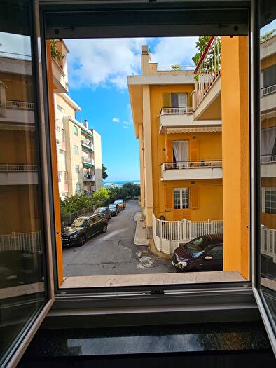 Appartamento quadrilocale in vendita in Via Boito, Genova