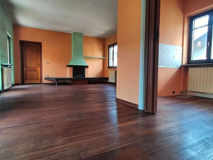 Appartamento con 5 locali in vendita in Fara Novarese