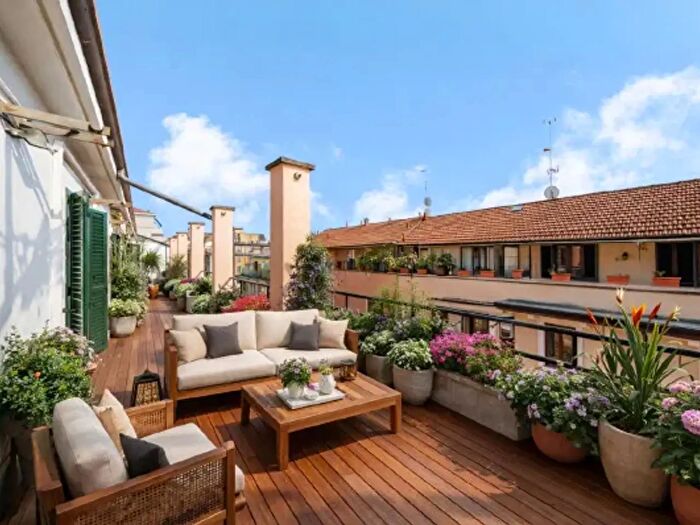 Appartamento con 6 locali in vendita in Milano