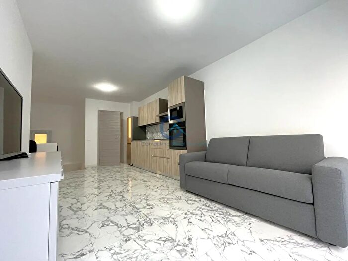 Appartamento bilocale in affitto in Via XX Settembre, Catanzaro