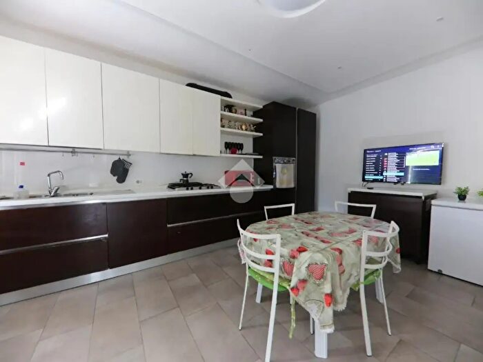 Casa con 5 locali in vendita in Via Solferino E San Martino, Roverbella