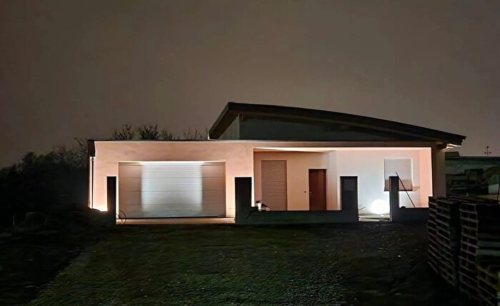 Casa con 5 locali in vendita in Gozzano, Gozzano