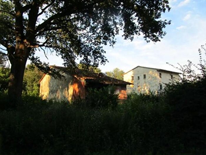 Casa con 6 locali in vendita in Terranuova Bracciolini