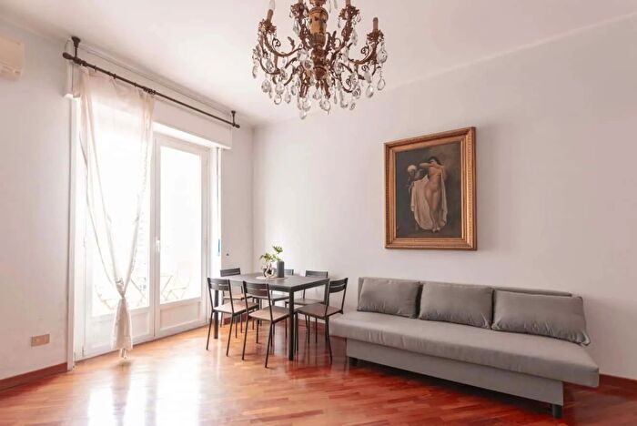 Appartamento monolocale in affitto in Via Emilio Cornalia, Milano