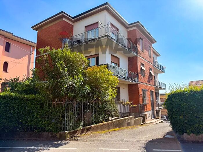 Appartamento trilocale in vendita in Via Elisa Vismara, Casatenovo