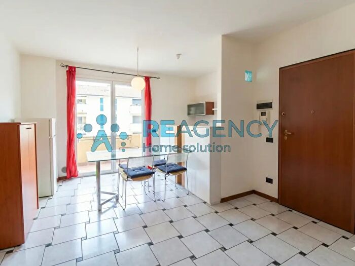 Appartamento bilocale in vendita in Via a Rosmini, Schio