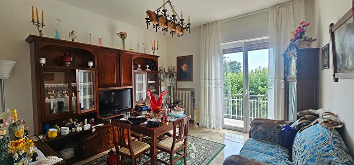 Appartamento con 5 locali in vendita in Via Radiciotti Snc, Jesi