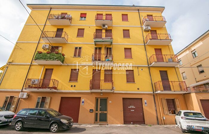 Appartamento trilocale in vendita in Via Verona, Modena