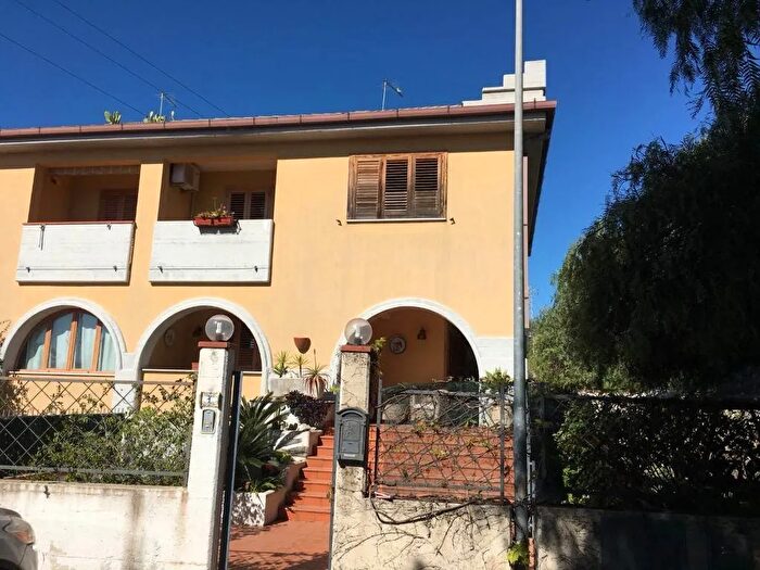 Casa con 5 locali in vendita in Siracusa