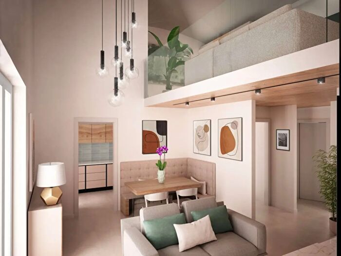 Casa con 5 locali in vendita in Prato