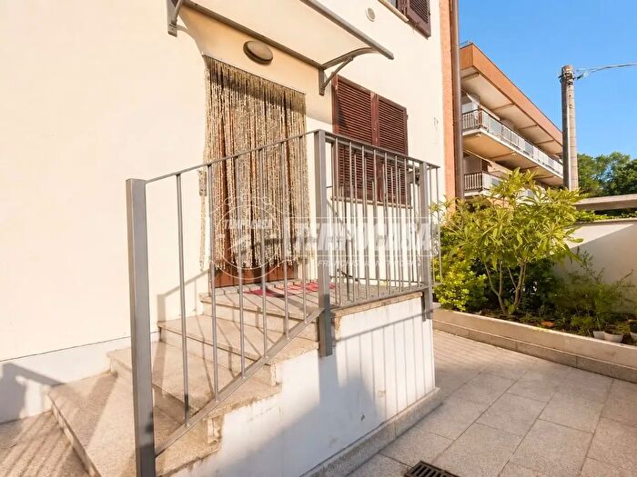 Appartamento bilocale in vendita in Via Venezia, Varedo