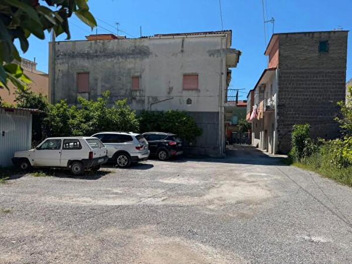 Casa con 5 locali in vendita in Mondragone