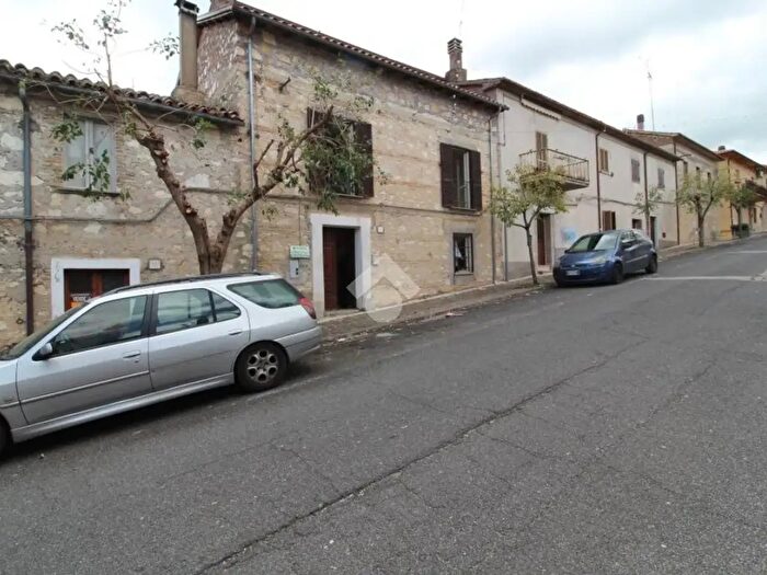 Appartamento trilocale in vendita in Via S Michele, Casaprota