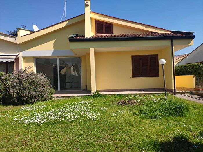 Casa con 6 locali in affitto in Via Lago di Paola, Villa Adriana Villaggio Adriano, Tivoli