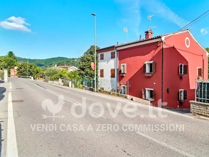 Casa quadrilocale in vendita in Via della Busa Snc, Torreglia