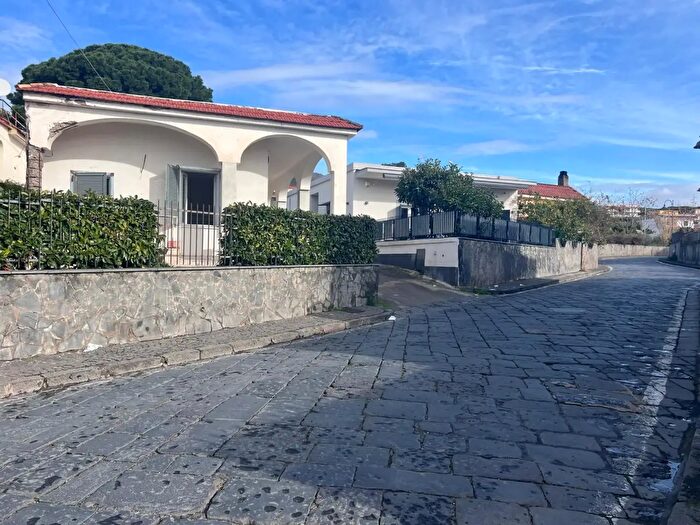 Appartamento trilocale in vendita in Via Cappella degli Orefici, Torre Del Greco