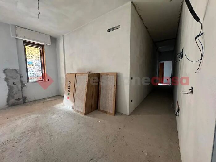 Appartamento bilocale in vendita in Lungarno Ferrucci, Firenze