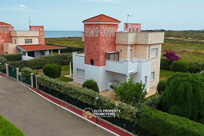 Casa con 7 locali in vendita in Zona Cannafesca, Margherita Di Savoia