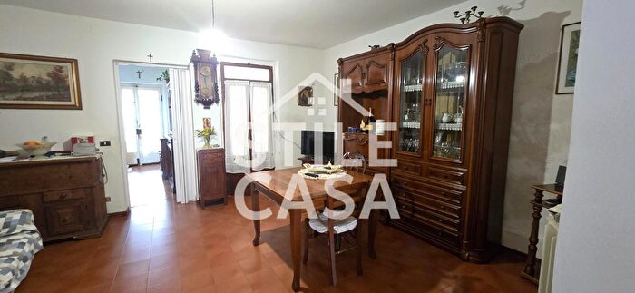 Casa con 9 locali in vendita in Spianate Lu, Altopascio