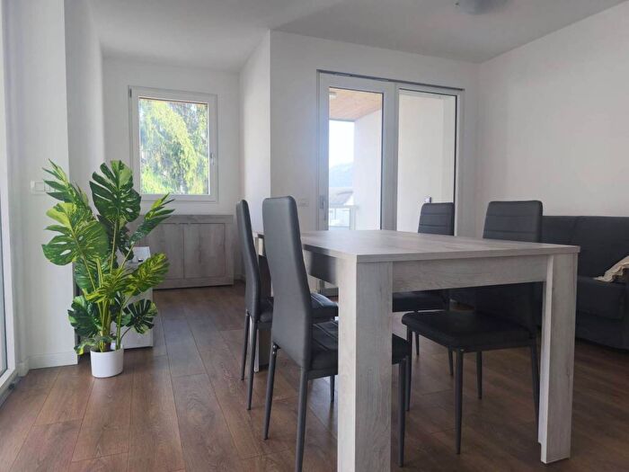 Appartamento trilocale in affitto in Via Giuseppe Mazzini, Centro, Clusone