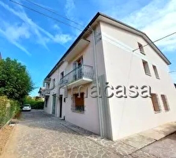 Appartamento con 5 locali in vendita in Carpi