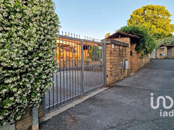 Casa con 7 locali in vendita in Via Fernandel, Roma