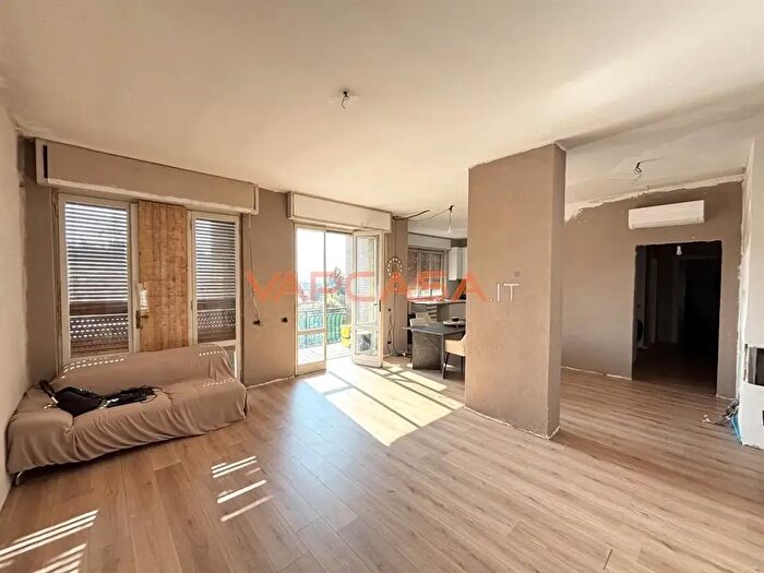 Appartamento quadrilocale in vendita in Via Volpino, Villa D'Adda
