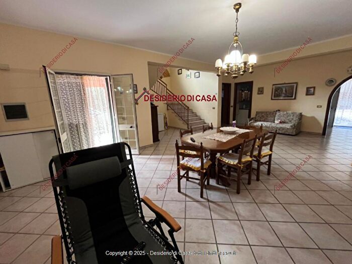 Casa con 6 locali in vendita in Belmonte Mezzagno